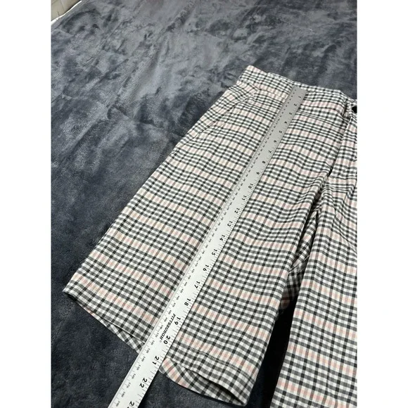 Lululemon Shorts Men's Plaid Short Golf Fishing Preppy athletic Size 38 - Picture 8 of 13